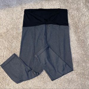 Maternity workout capri leggings